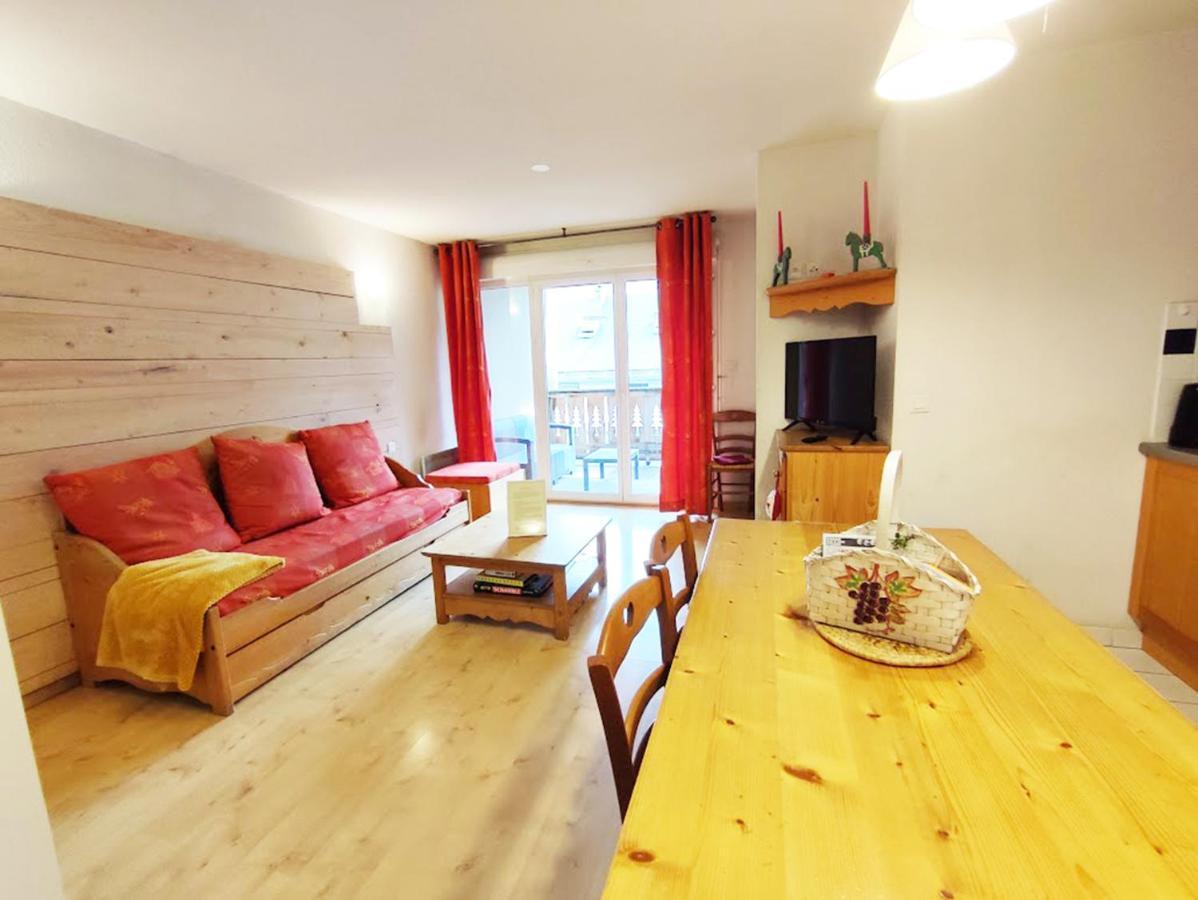 Le 102, T3 Pour 5 Personnes, Vue Montagne, Classe 2 Etoiles Nf, Parking, Piscine En Ete Bagnères-de-Luchon Exteriör bild