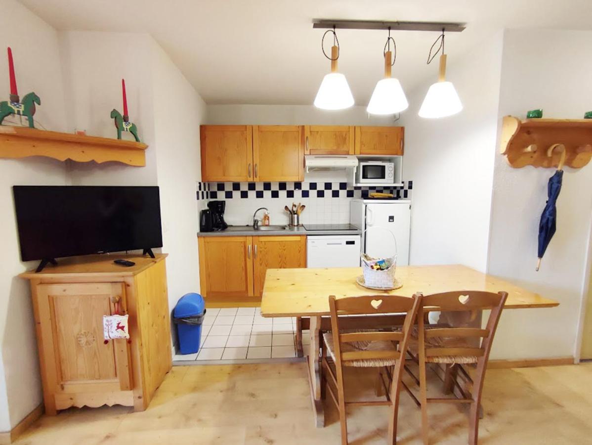 Le 102, T3 Pour 5 Personnes, Vue Montagne, Classe 2 Etoiles Nf, Parking, Piscine En Ete Bagnères-de-Luchon Exteriör bild