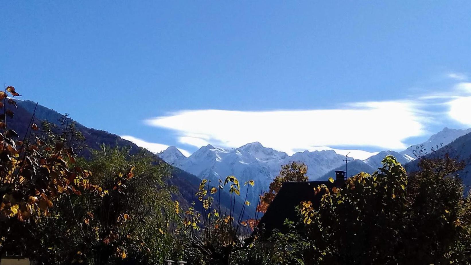 Le 102, T3 Pour 5 Personnes, Vue Montagne, Classe 2 Etoiles Nf, Parking, Piscine En Ete Bagnères-de-Luchon Exteriör bild