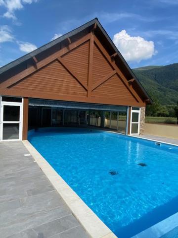 Le 102, T3 Pour 5 Personnes, Vue Montagne, Classe 2 Etoiles Nf, Parking, Piscine En Ete Bagnères-de-Luchon Exteriör bild
