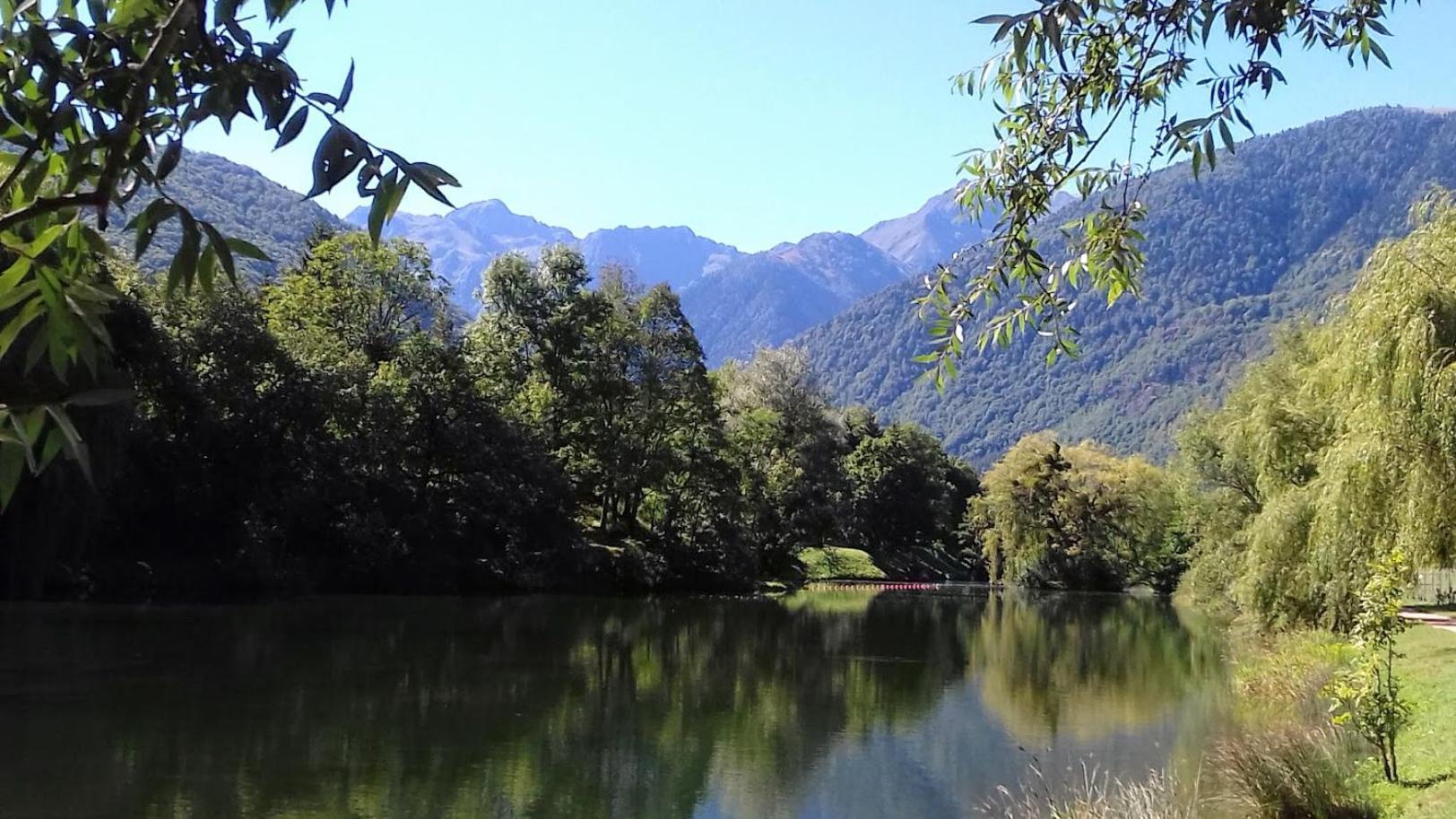 Le 102, T3 Pour 5 Personnes, Vue Montagne, Classe 2 Etoiles Nf, Parking, Piscine En Ete Bagnères-de-Luchon Exteriör bild